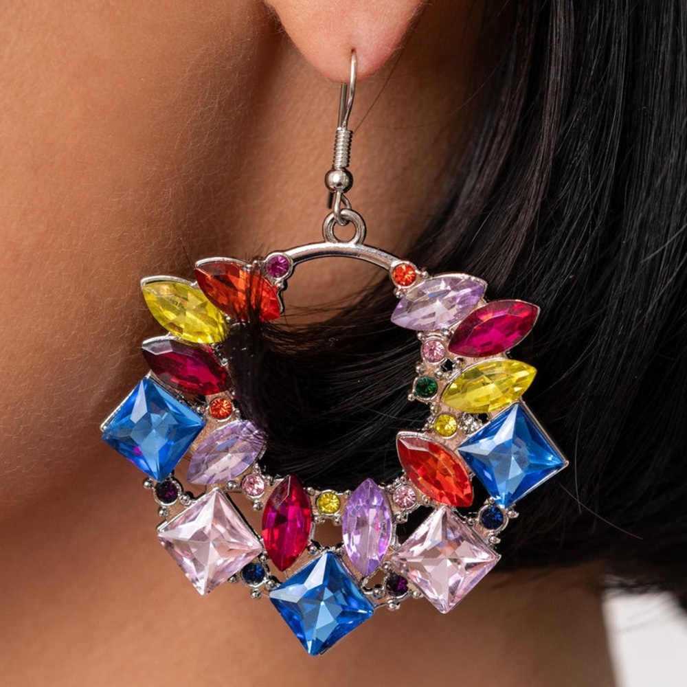 earring - Picture 2 of 2